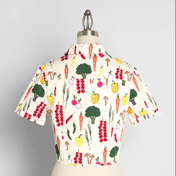 Modcloth Veggie top - Picture 2 of 2